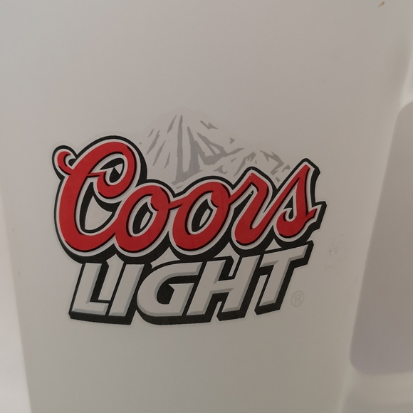Frosted Glass Coors Light Beer Pitcher in Excellent Condition - Picture 4 of 4